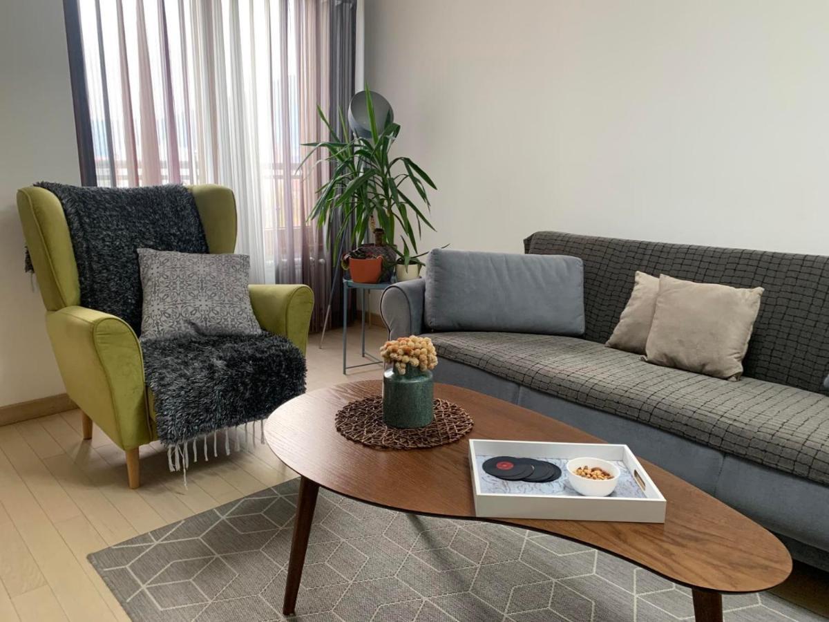 Modern Flatiron Apartment, Skopje Center Екстер'єр фото