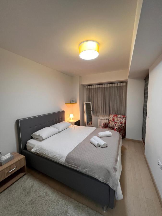 Modern Flatiron Apartment, Skopje Center Екстер'єр фото