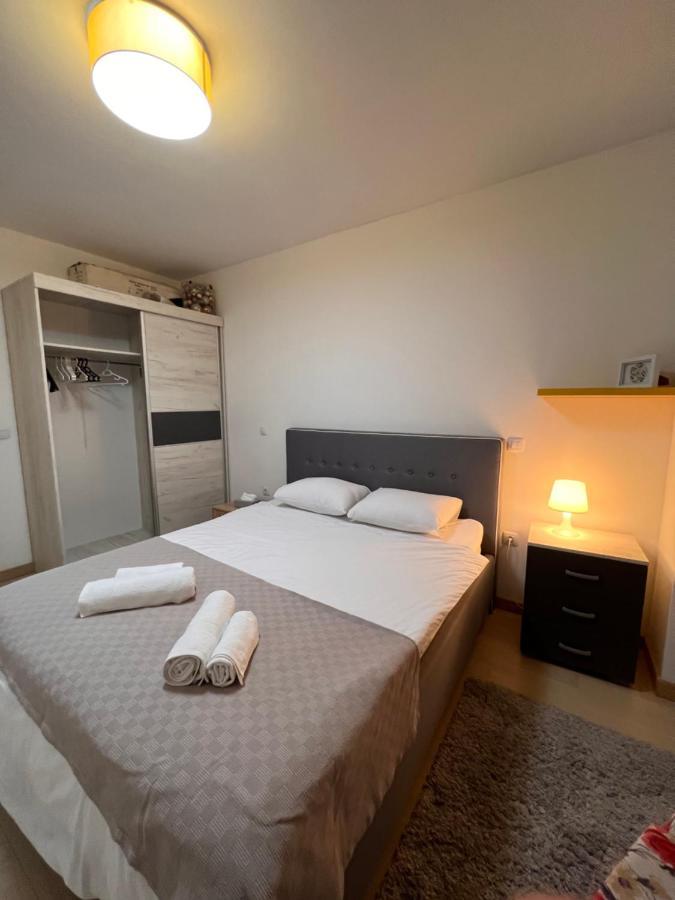Modern Flatiron Apartment, Skopje Center Екстер'єр фото