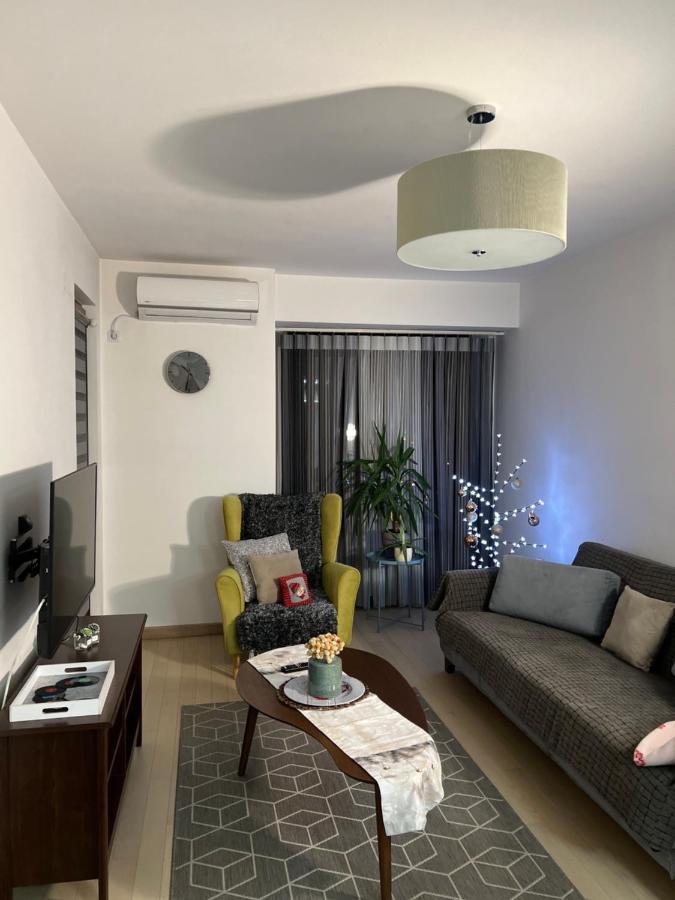 Modern Flatiron Apartment, Skopje Center Екстер'єр фото
