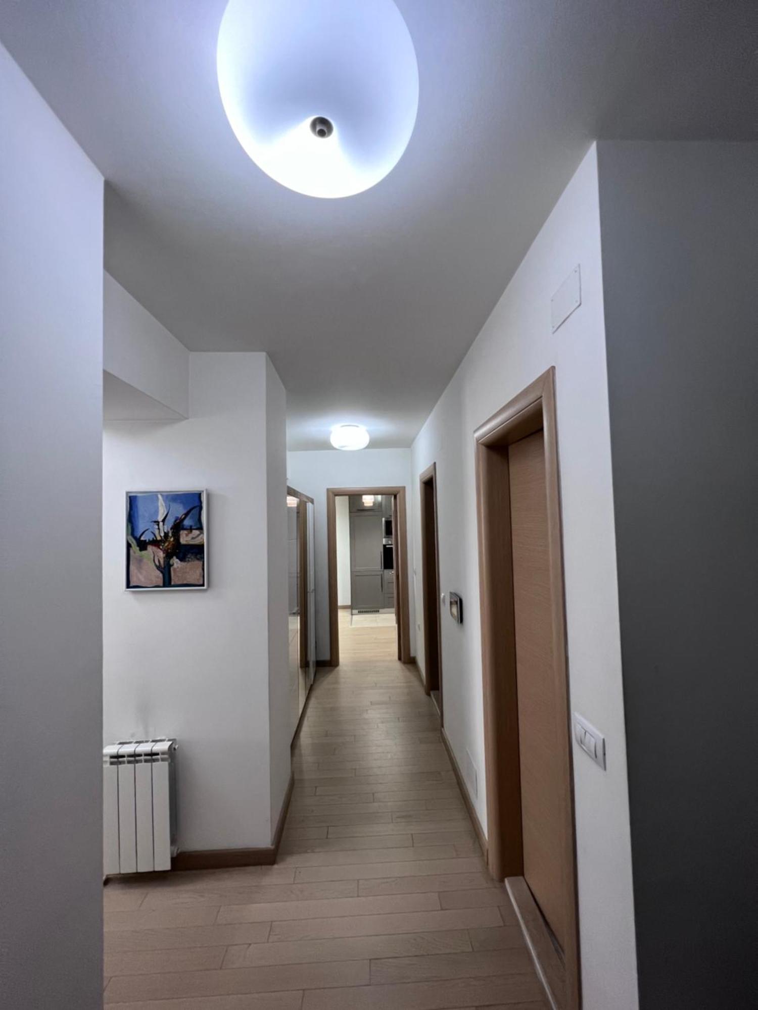 Modern Flatiron Apartment, Skopje Center Екстер'єр фото