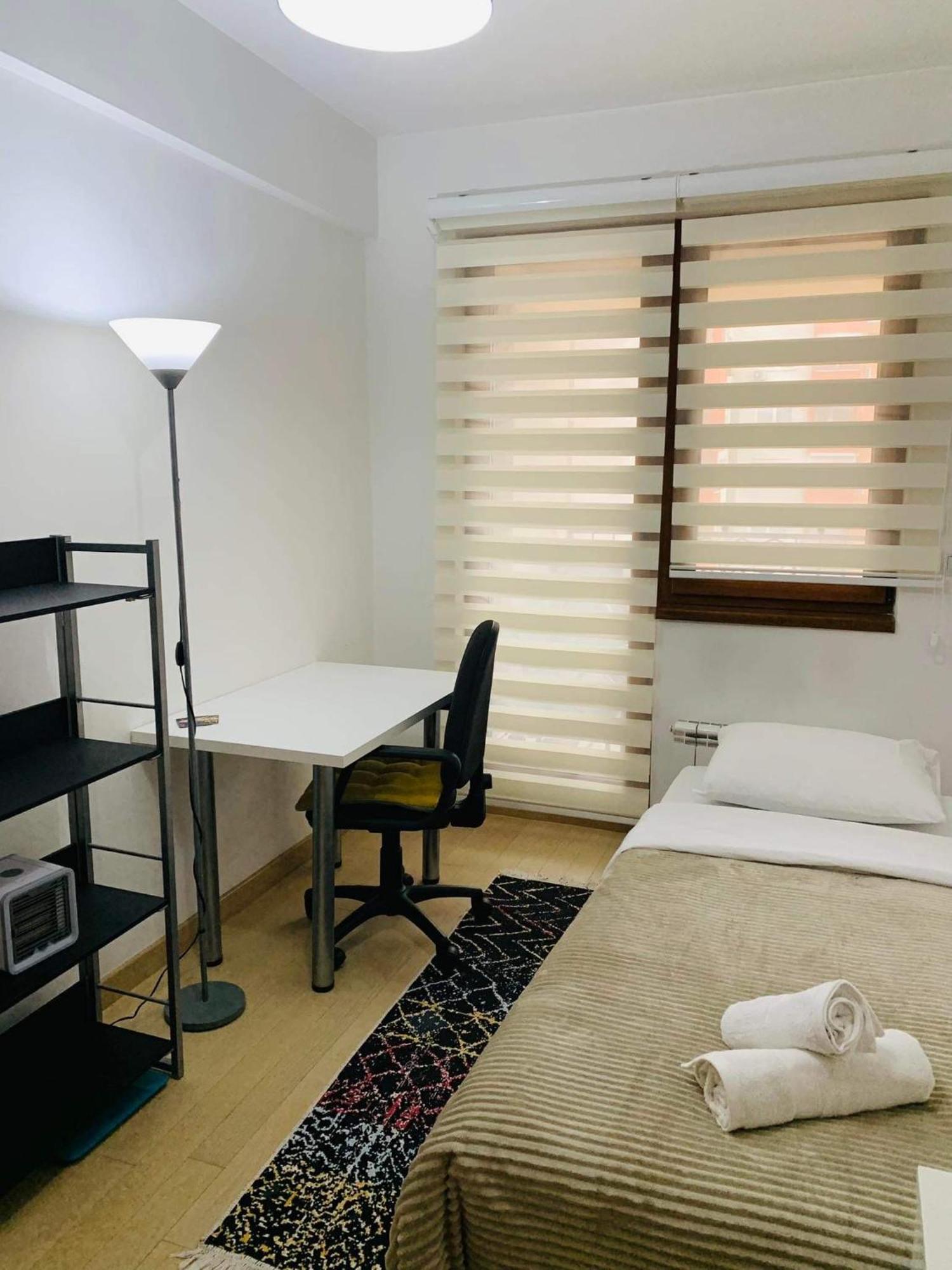 Modern Flatiron Apartment, Skopje Center Екстер'єр фото
